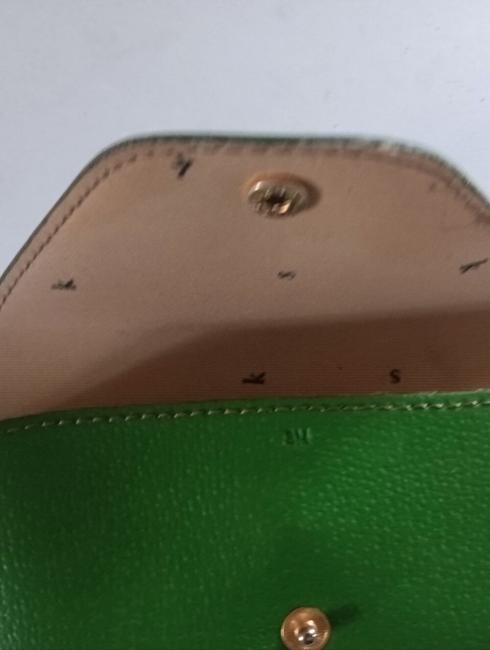 Kate Spade New York Lime-Green Leather Sunglasses Case - Picture 5 of 7